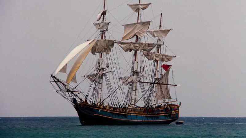 Headsails and courses, Mr. Hunter