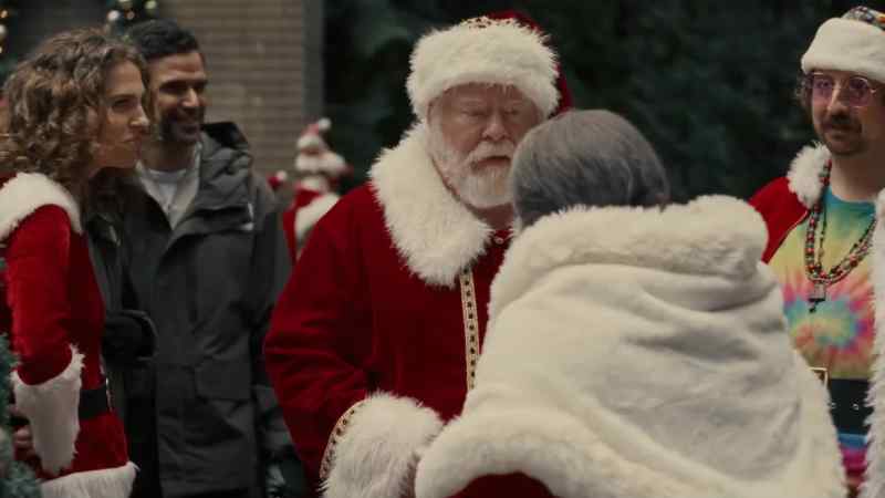 (heart-warming festive music)