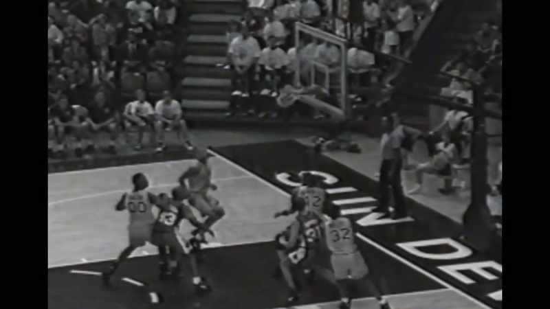 Hedake Smith knocks down the three