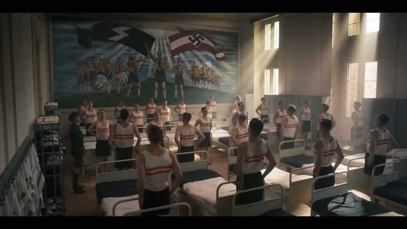 Heil Hitler! - Heil Hitler!