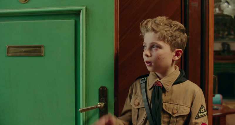 Heil Hitler. - Heil Hitler