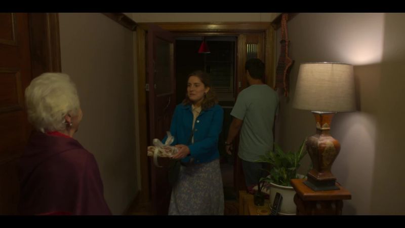 Hello! Come in, come in. -Hi, Mr Hernandez