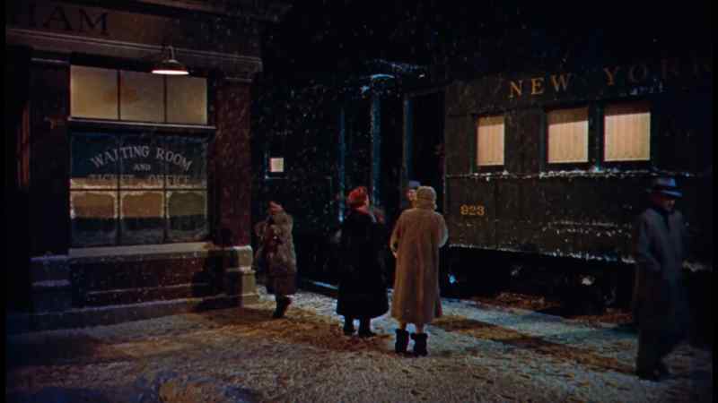Hello, dear. - Oh, Bill, I thought you'd never get here