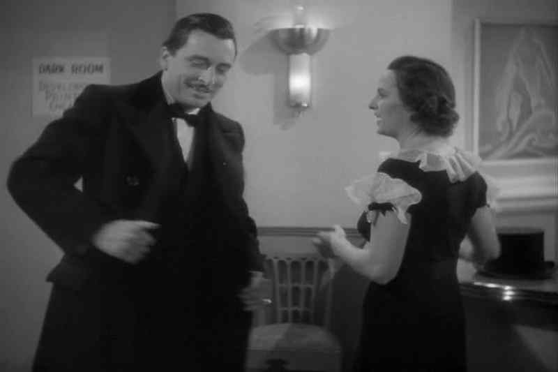 Hello, Gloria. - Gee, this is a surprise, Mr. Moran