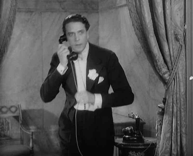 Hello? Hello? Palais de Danse?