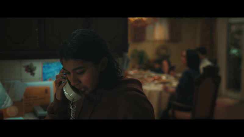 Hello? - [Josephine] [on phone] Hey, Reena