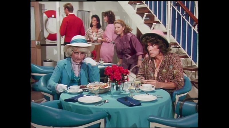 Hello, ladies. -Hello
