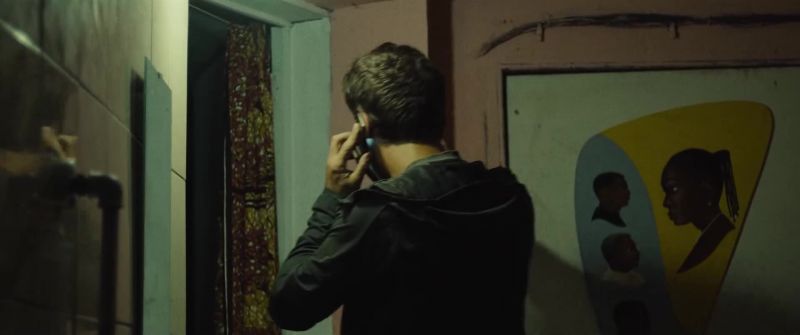 Hello. -Mom, it's me