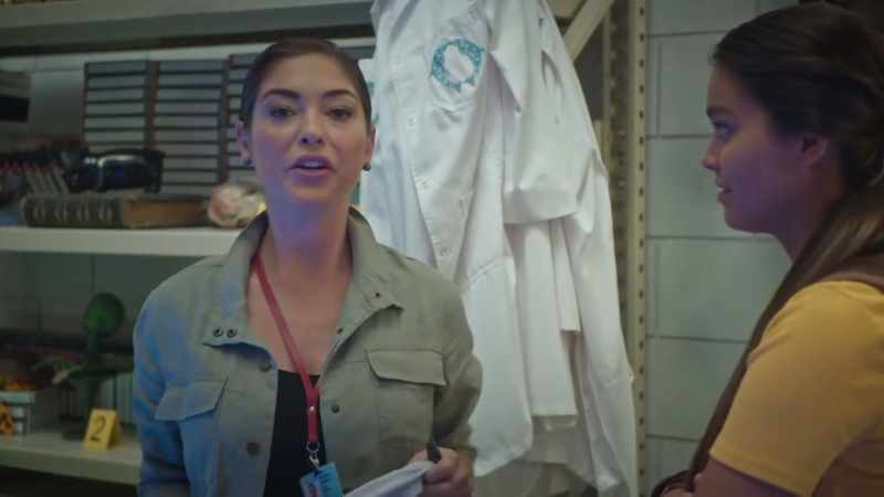 Helping Raquel steal top-secret documents