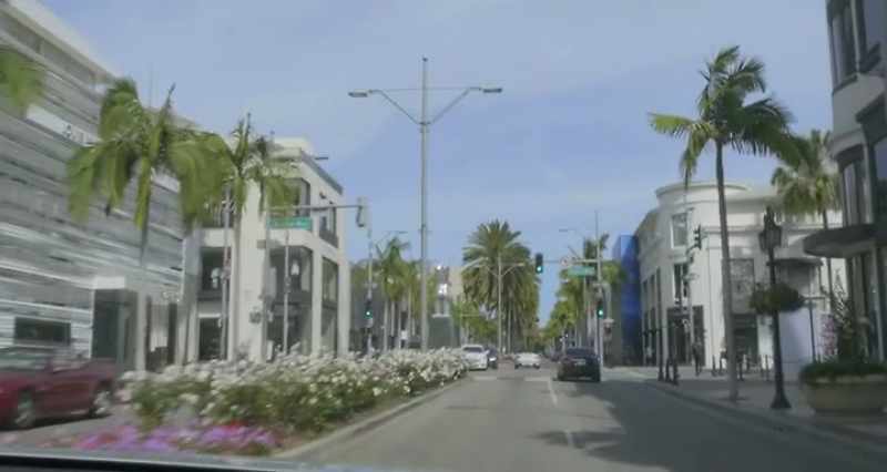 Here we are, girls, Rodeo Drive