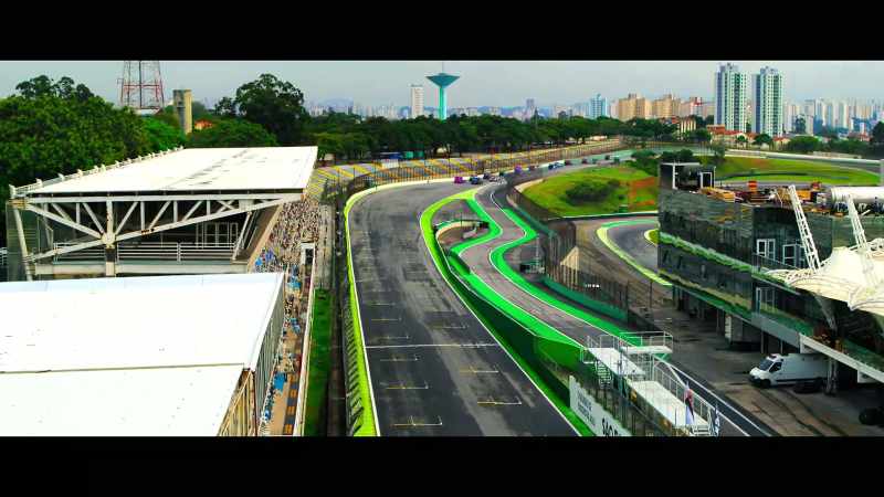 Here come the racers in Interlagos!