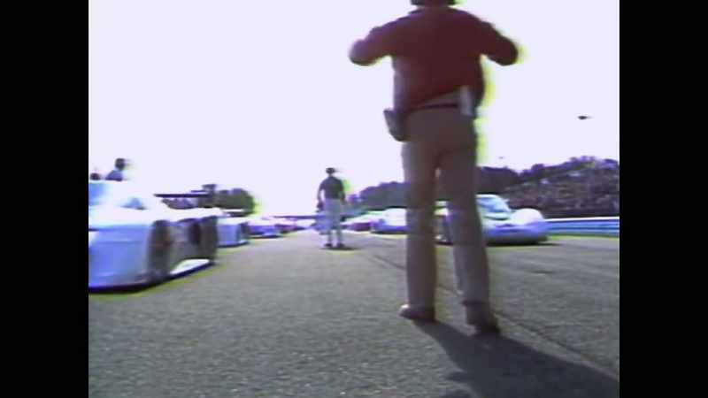 Here we find a fleet of angry Porsches