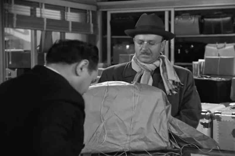 Here. - Haven't you any Christmas paper?