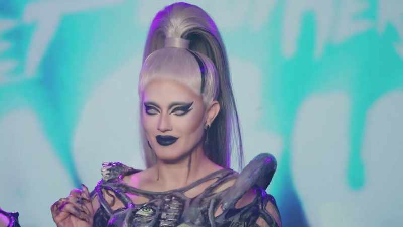 Here to help us judge tonight's floorshow