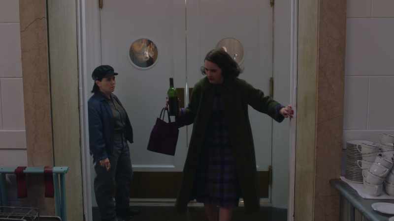 Here. - Oh, thank you, ladies and gentlemen