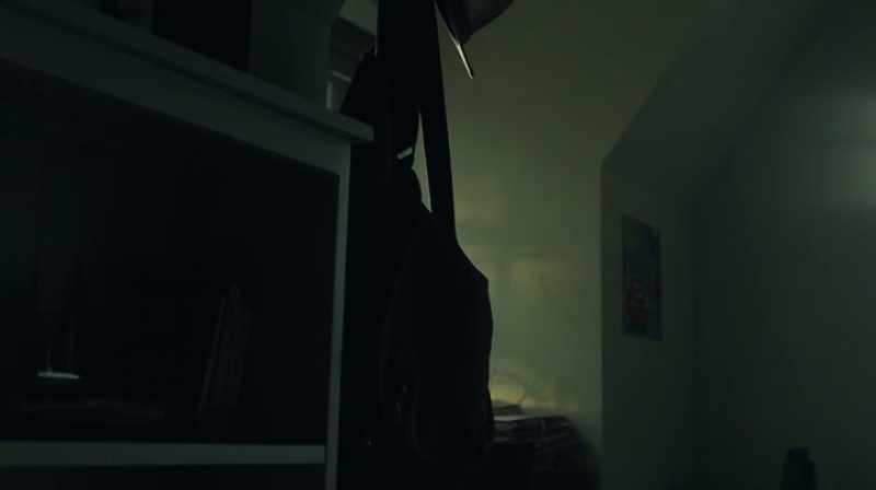 ��♪ Here stands a man ♪
