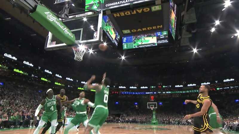Here's Curry trying to find some space