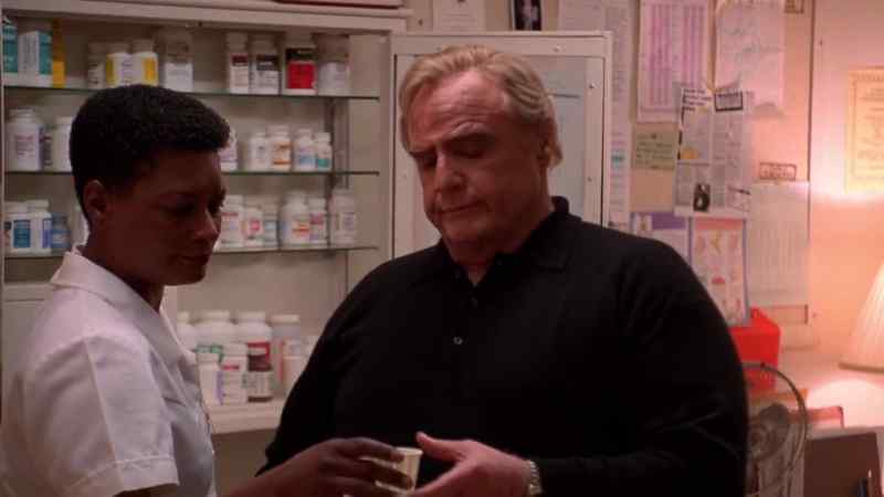 Here's your water, doctor. -Thank you