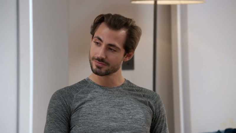 He's blurry. Lacy needs a man who show his intentions