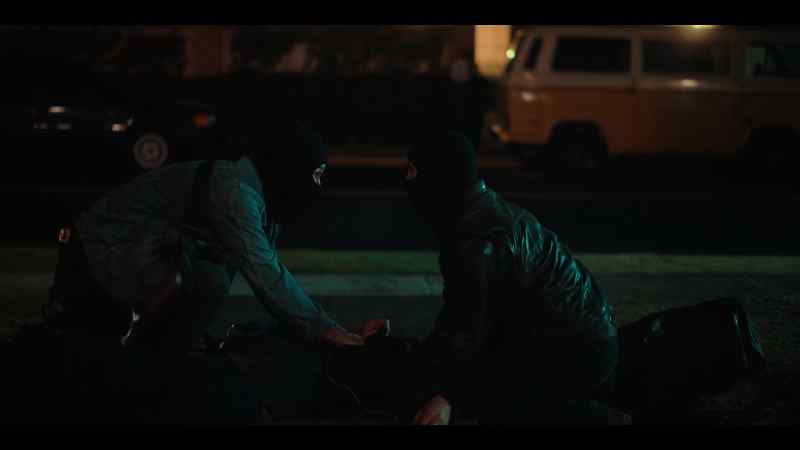 He's dead. -Grab him