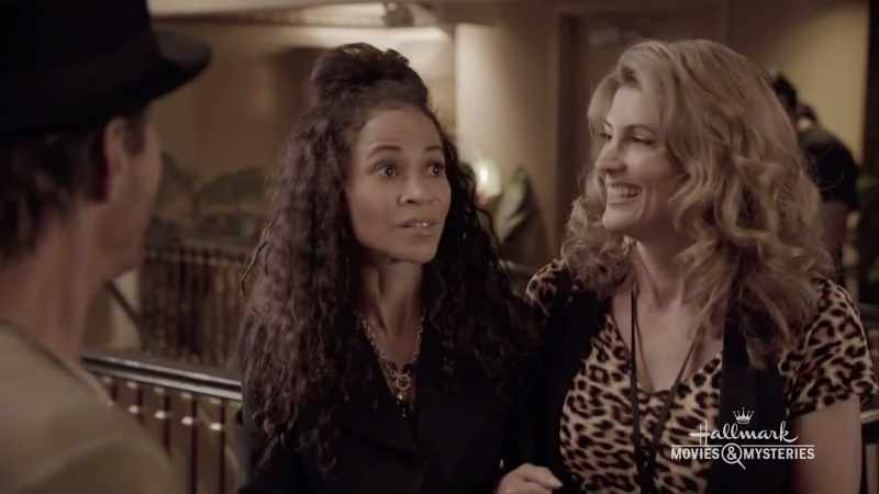 He's hilarious. - Uh, hi. I'm Naomi