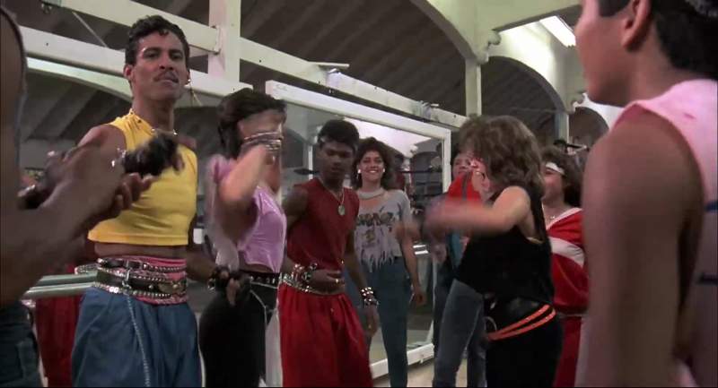 Hey come on Let's turn the music up