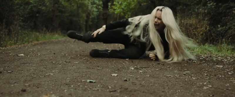 Hey, she dropped