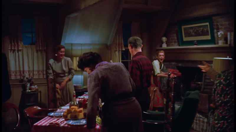 Hey, everybody! The lobsters!
