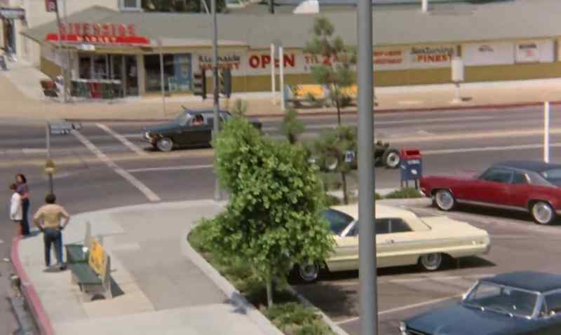 Hey, Fred! Turn right at the next corner!