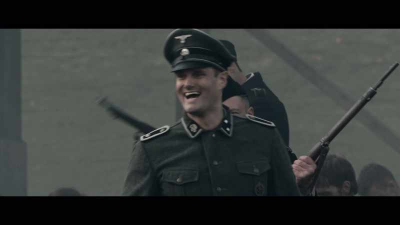 Hey, Gustav, don't hurry! You're breaking the rhythm