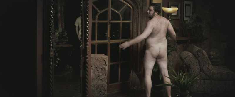 Hey. Hey, guys, come here. She's opening her blinds