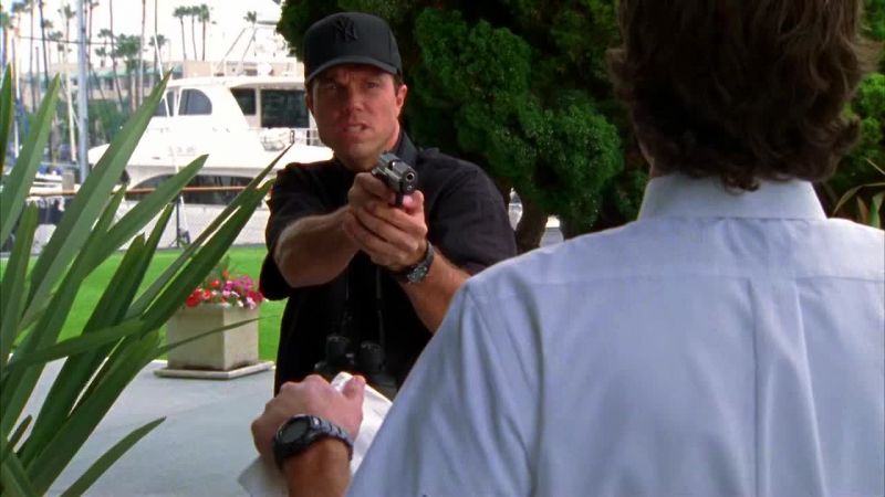 Hey, hey, hey. Don't shoot, put the gun down