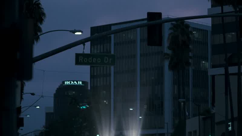 We're passing the famous Rodeo DriveHave you ever shopped hereI did once actuallyBut big mistakeBig Huge