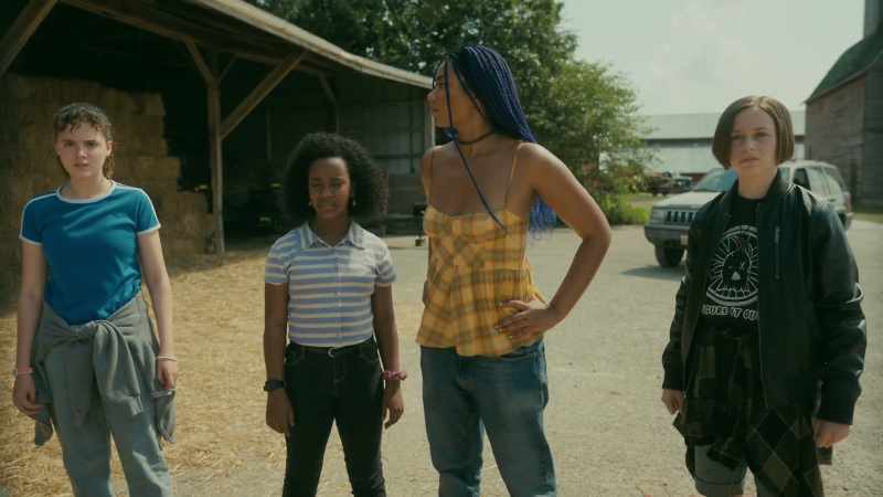 Hey, we know you. - It's that chick