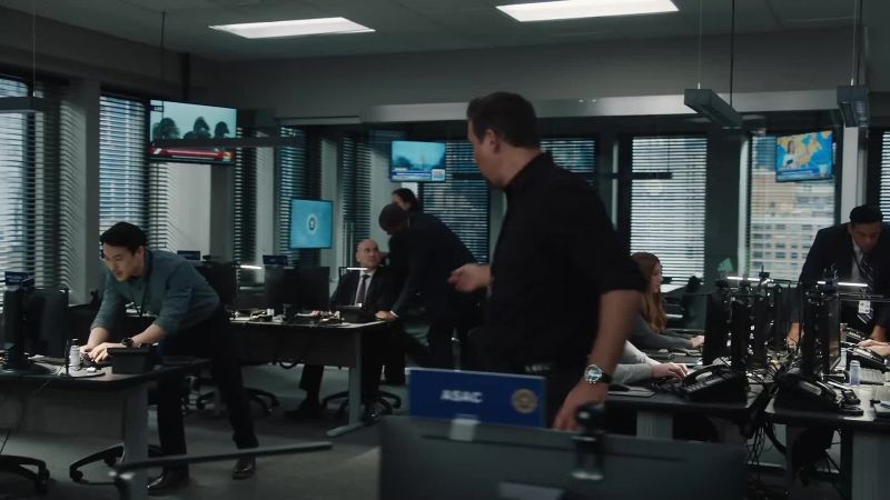 Hey, lab confirms blood on the window