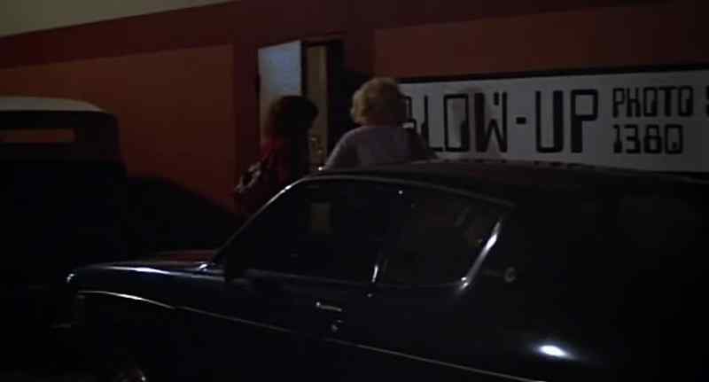 Hey, look at that funny old car, it must be a prop