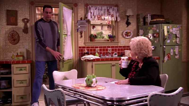 Hey, ma. - Hi, robbie