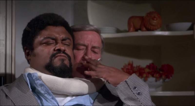 Hey man don't be smokin' while I'm eatin'