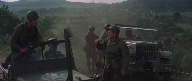 Hey, Pattison, come here! - Hold it!