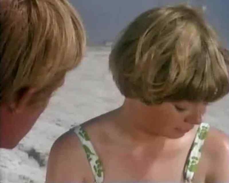 Hey, Peter, Sandy's got her pants off!