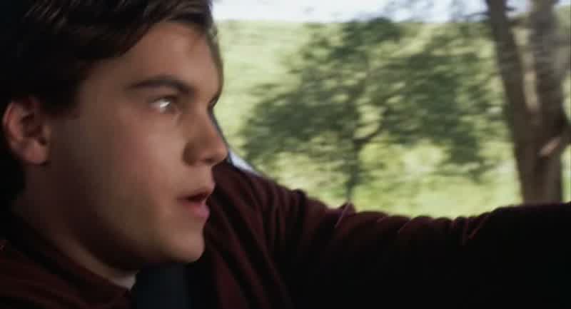 Hey! Pull it over! Pull it over! Pull over!