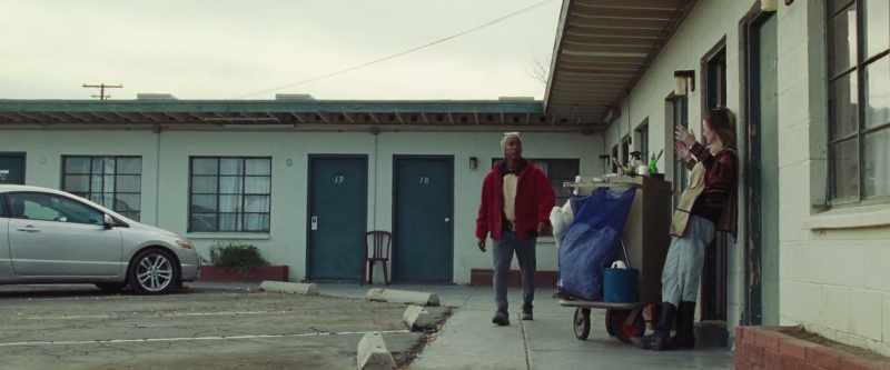 Hey, Royal, you seen a pink suitcase about so big?