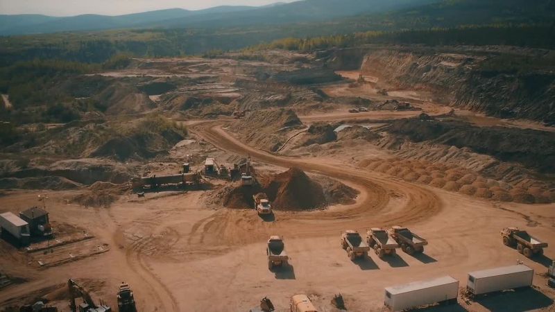 Hey, the dirt's piling up pretty good