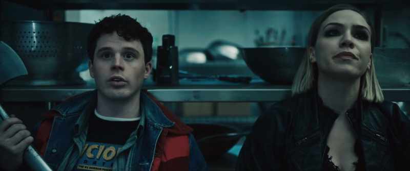 Hey, we're in here. -We're here!