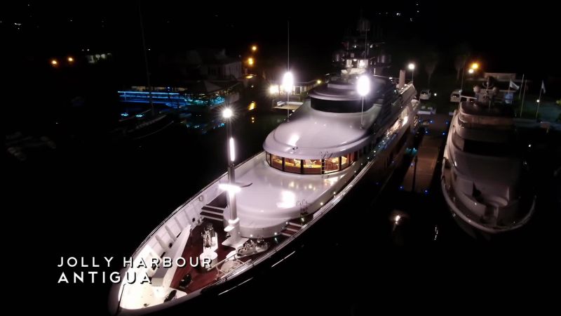 Hey. -What's cookin'?