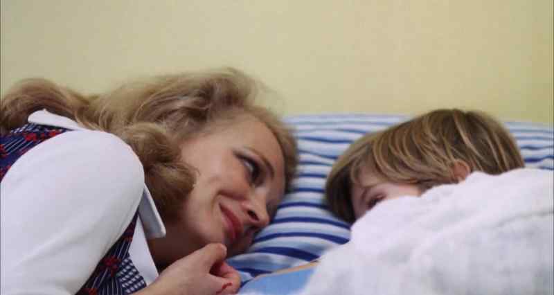 Hi, angel. - Hi, Mom