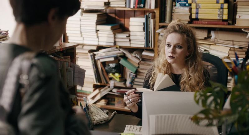 Hi, erm, do you have any books on Richard III?