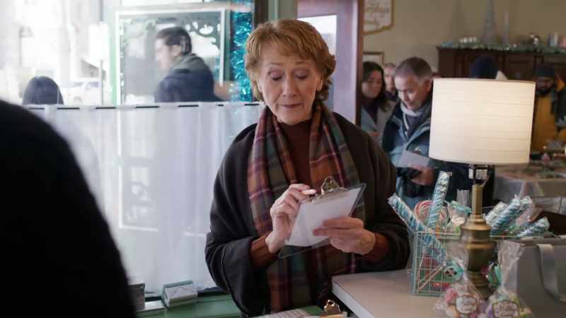 Hi, I'll have three mint melt-aways