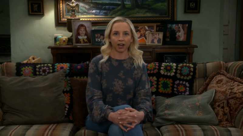 Hi. I'm Lecy Goranson from 