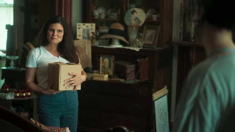 Hi, you must be Matt's new housekeeper